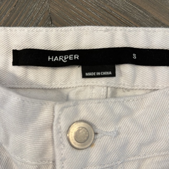 Harper white mini skirt-size small - Picture 2 of 4